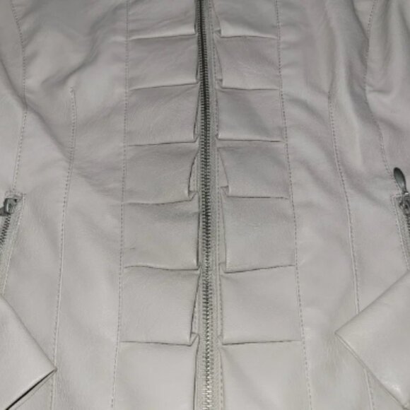 WOMEN'S BACCINI CREAM FAUX LEATHER JACKET - Picture 2 of 5